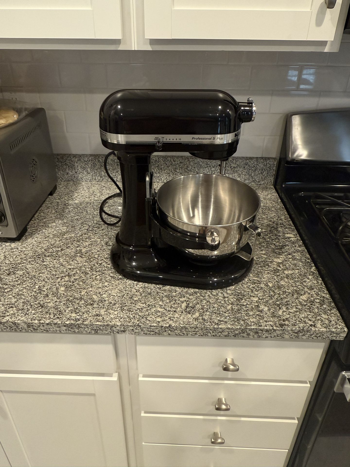 Kitchenaid Professional 5 Plus Stand Mixer.