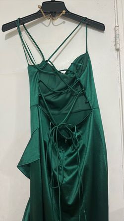 Emerald green prom dress