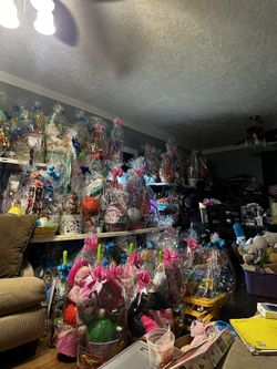 EASTER BASKETS 
