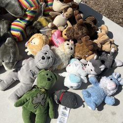 Stuffed Animals Misc. Lot