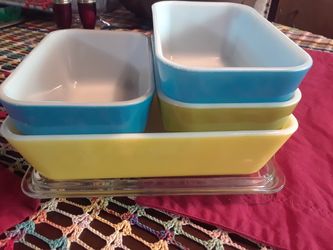 Pirex primary color refrigerator boxes