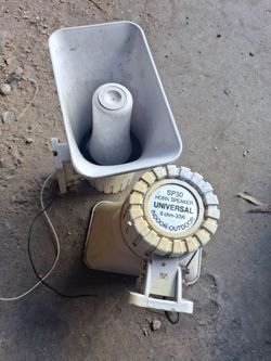SP 30 universal horn speakers