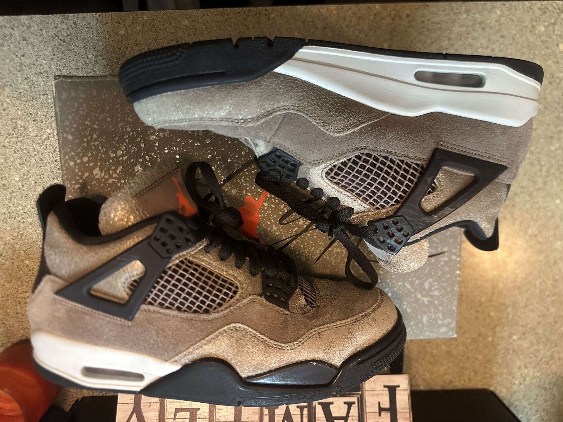 Air Jordan 4 Taupe Haze 8.5