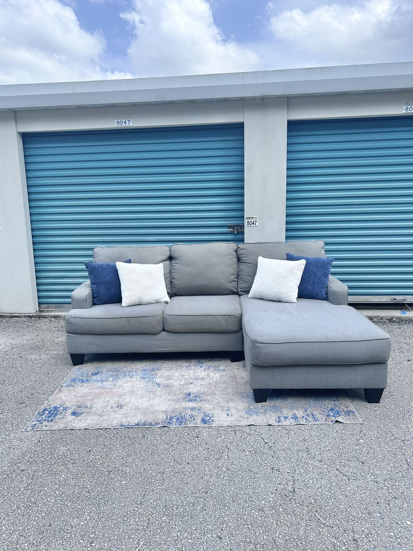 Gray Sectional Couch, Free Delivery!🚚