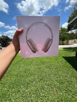 Silver AirPods Max