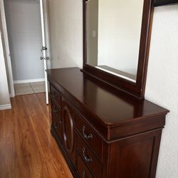 Dresser W/ Mirror 
