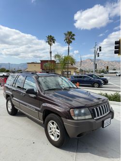 2004 jeep grand Cherokee Laredo 4D SUV