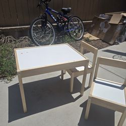 Ikea Toddler Table w 2 Chairs