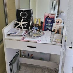 Free Vanity Desk And Mirror