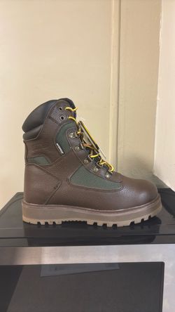 Brand new work boots still towing waterproof