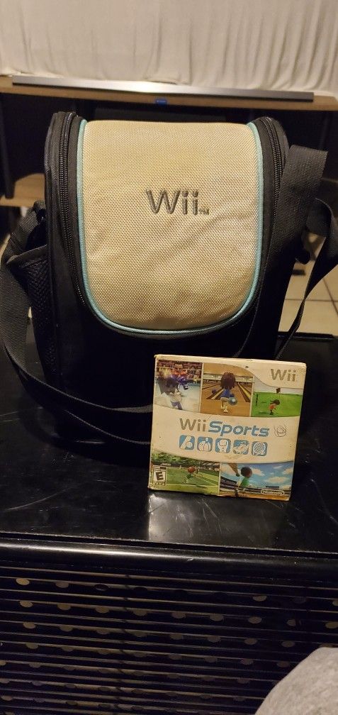 Nintendo Wii Travel Carry Bag & WiiSports Game