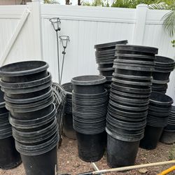 Plastic Planting Pots
