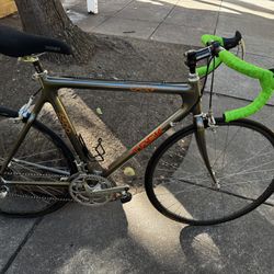 Trek 5500 OCLV Carbon Fiber  Road Bike Hand Built in USA
