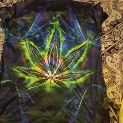 Xl Very Detailed And Colorful Shirt