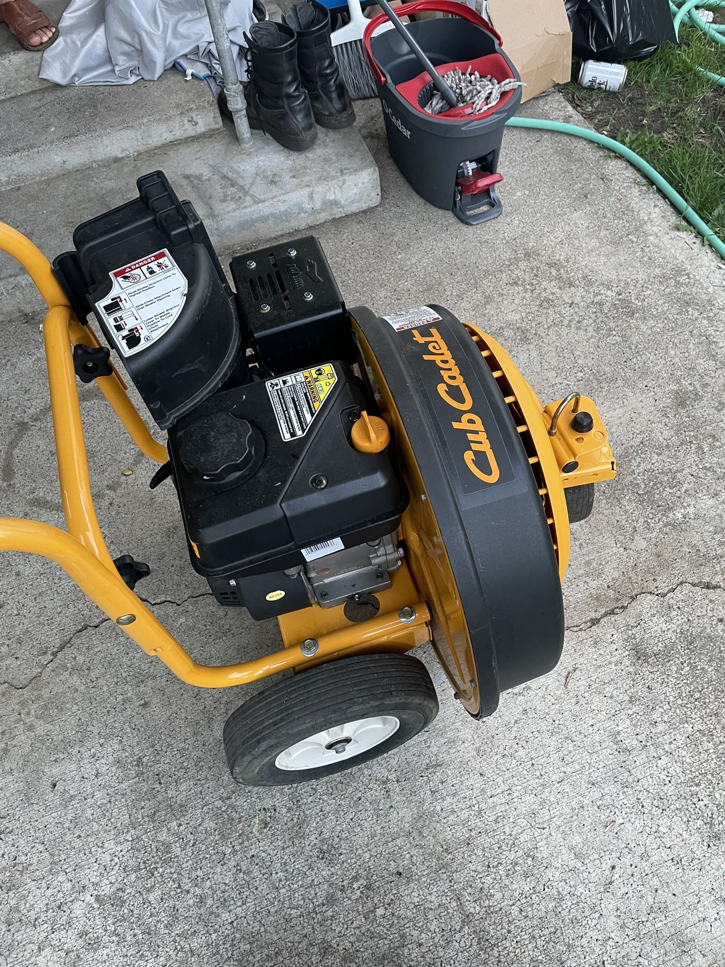 cub cadet leaf blower