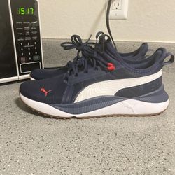 Puma’s Mens Gym Shoes Size 10