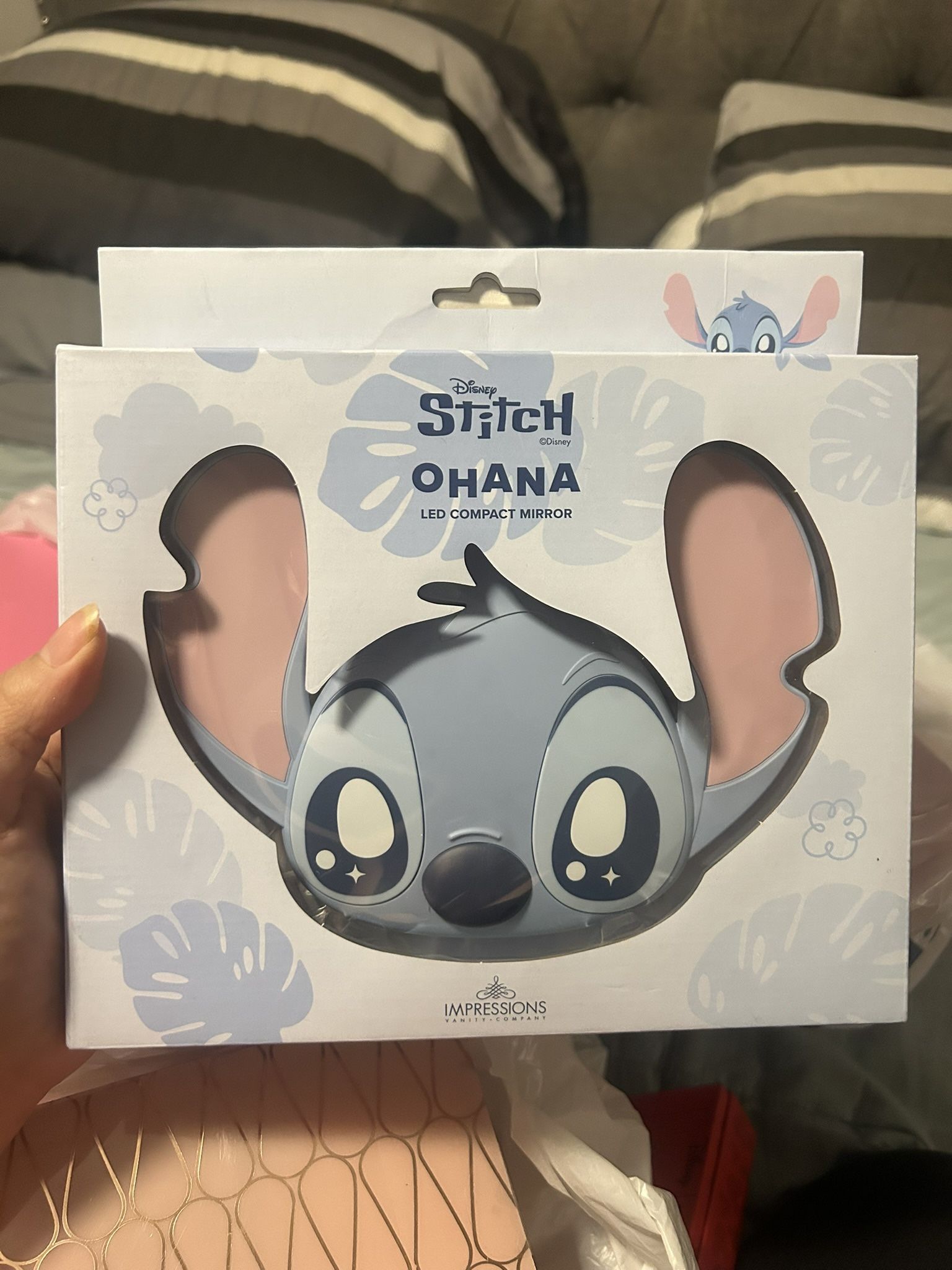 Stitch Impressions LED Compact Mirror