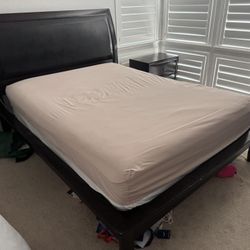 Queen Bed Set — Ashley