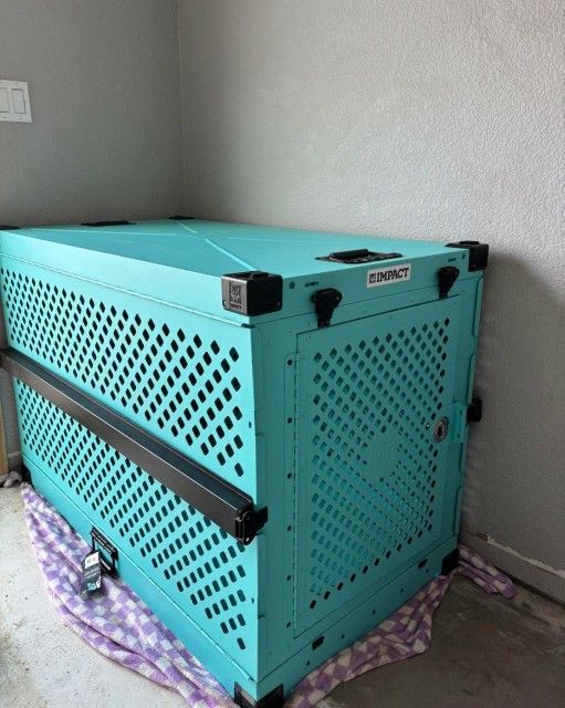 Dog Crate-Impact