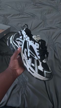 Balenciaga runner