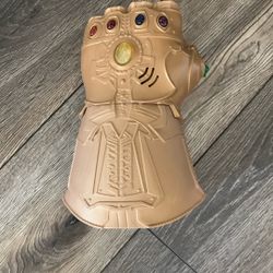 Toy Infinty Gauntlet 
