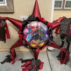 Descendants Star Pinata With Balls 