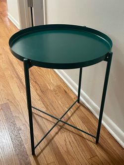 Side tray table
