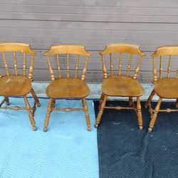 Vintage Set Of 4 Nichols And Stone Dining Chairs