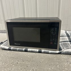 MagicChef Microwave