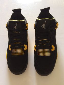 Air Jordan retro 4 black yellow