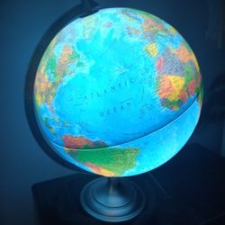 Large Classic World Globe Lamp