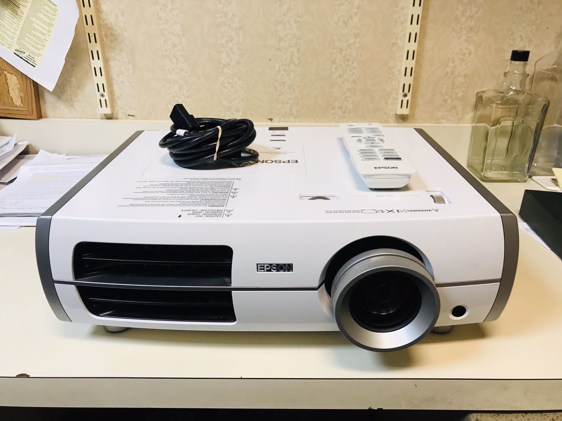 Epson PowerLite Home Cinema 8100 - Full HD Projector