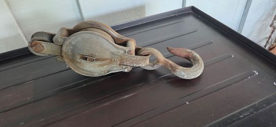 Vintage Metal Pulley