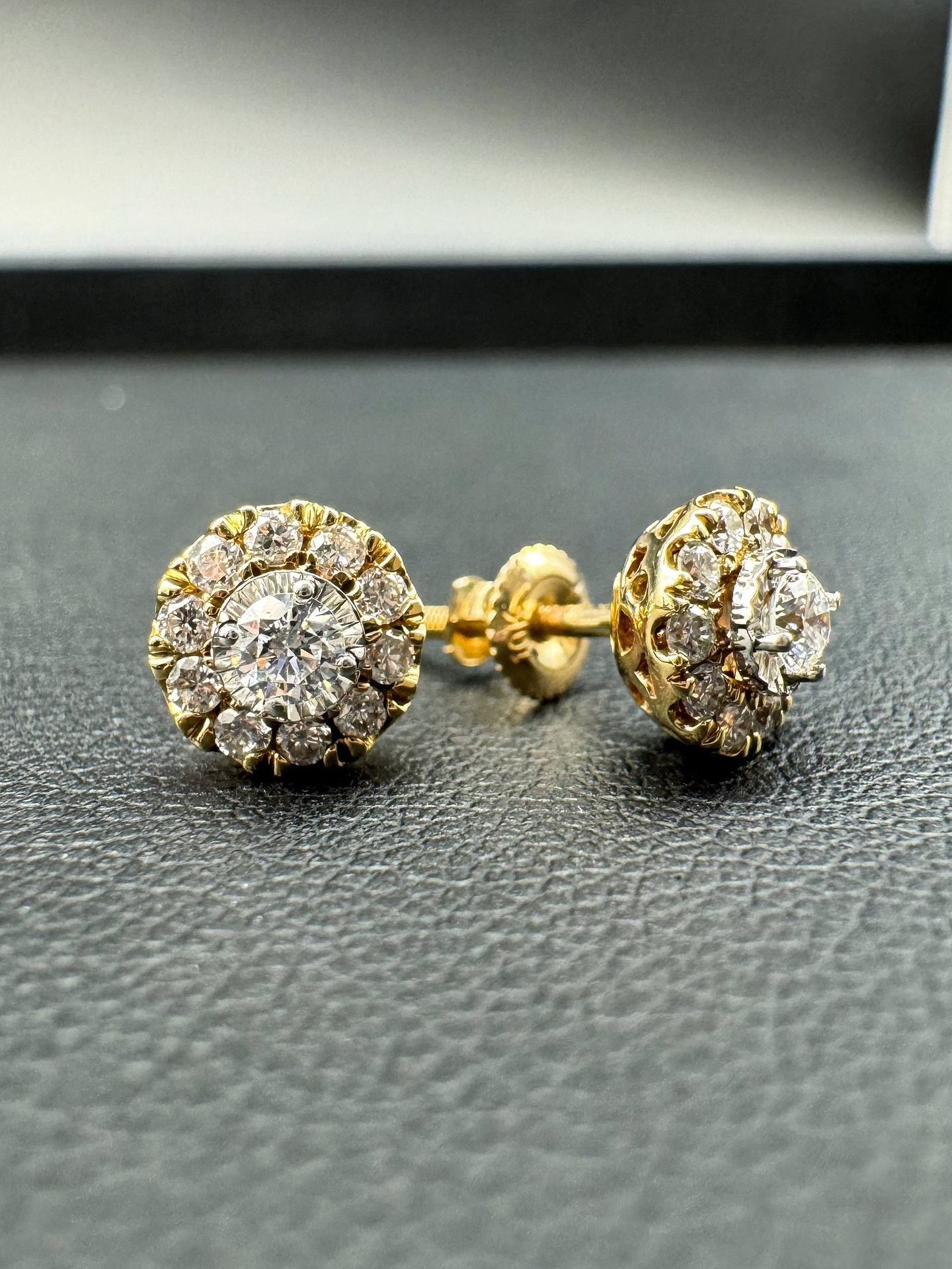 10k yellow gold 0.55CTW natural diamond stud earrings