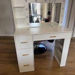 mirror Make Up Vanity new used a few months
