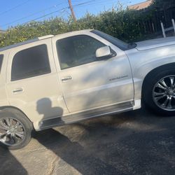 2002 Cadillac Escalade 