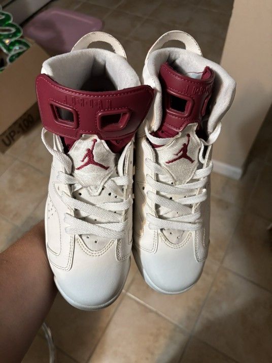 Jordan 6 Maroon