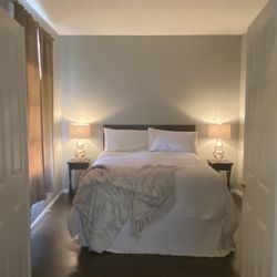 Queen Size Bed Nightstands And Lamps