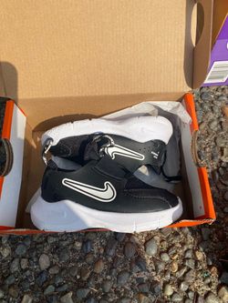 Nike Toddler Sneakers Black and White