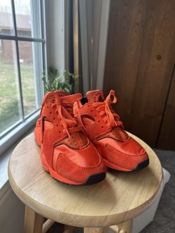 Nike Orange huarache 7.5W