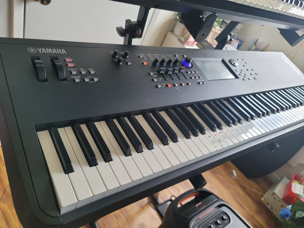 Yamaha Keyboard