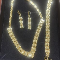 Woman’s Necklace Bracelet And Earring  For Mothers Day 