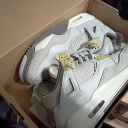 Jordan 4 