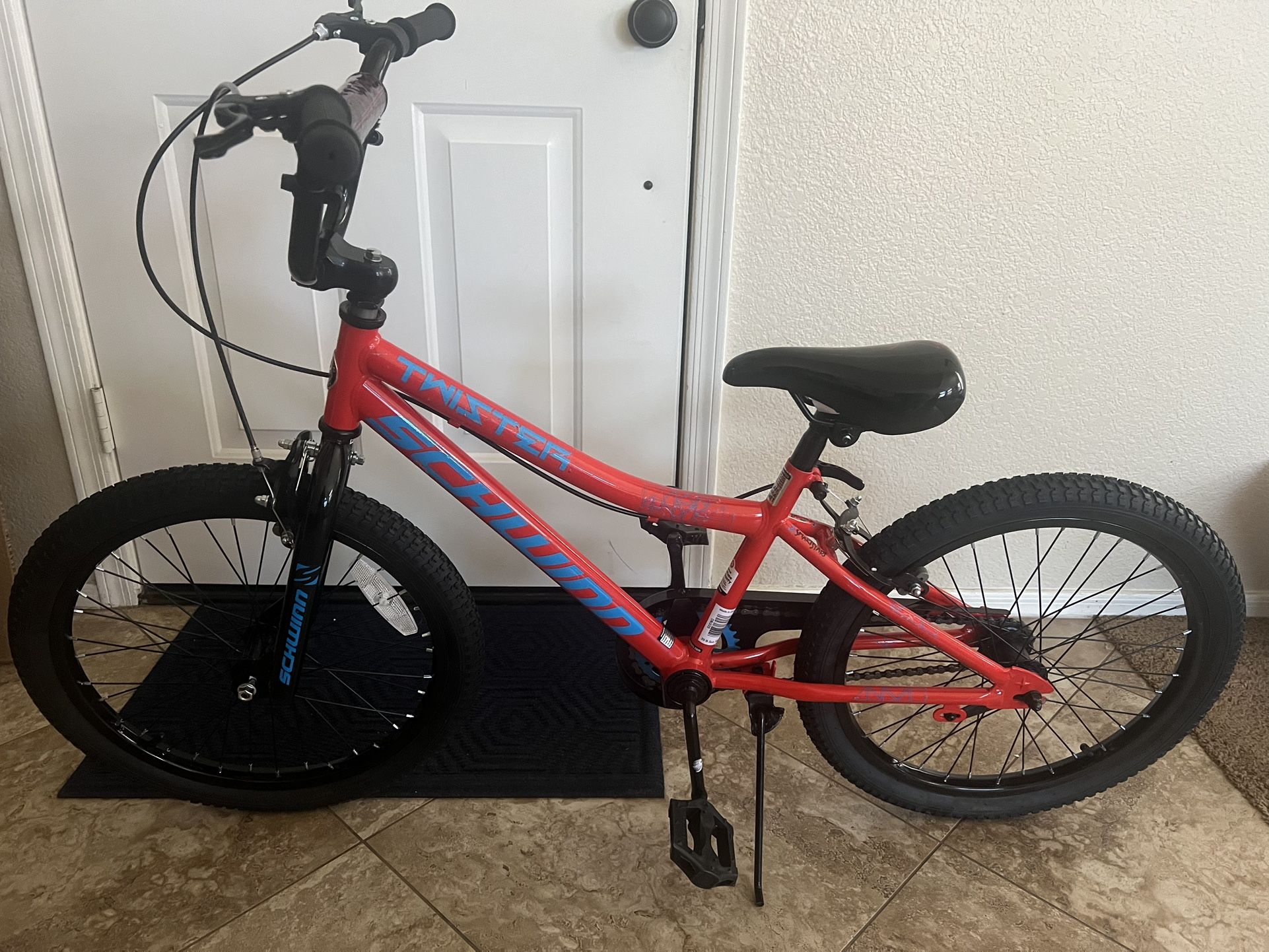 NEW - Schwinn Twister Boy's Bicycle, 20" Wheels, Red