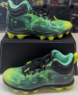 Under Armour Slime Youth size 5 - New