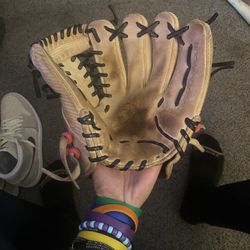 Under Armor Baseball Glove 