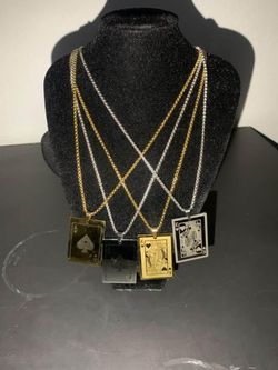 Chains with pendant