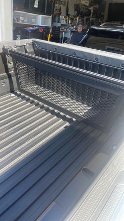 Toyota Tacoma / metal bed separator