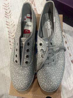 Women’s shoes size 8