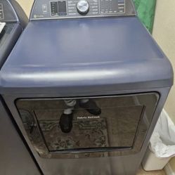 GE Profile Sapphire Blue 7.3cu.ft Gas Dryer